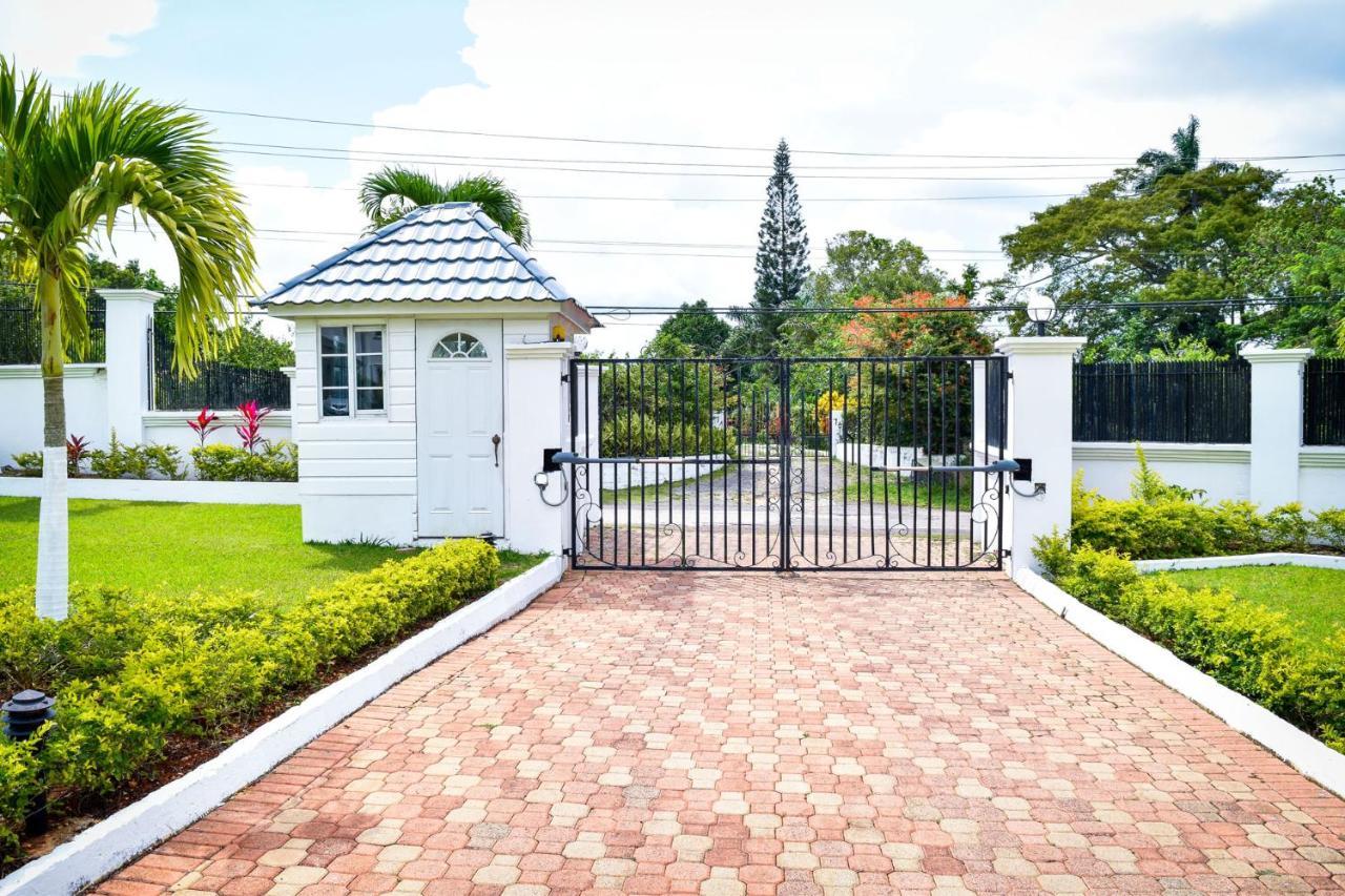 Jamgolia Place Mandeville Buitenkant foto
